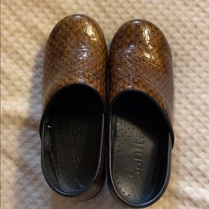 Sanita snack skin clog